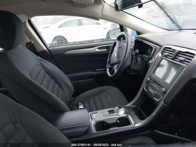 3FA6P0H70HR253702 Ford FUSION SE