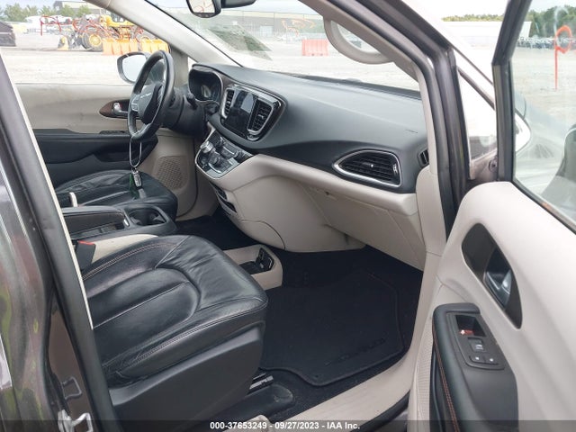 2C4RC1BG5HR634680 Chrysler Pacifica Touring-l
