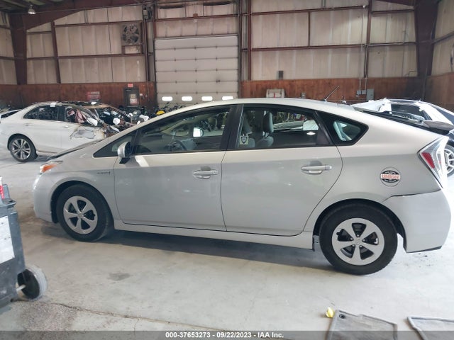 Toyota Prius Four 2015 JTDKN3DU6F0449345 Image 6