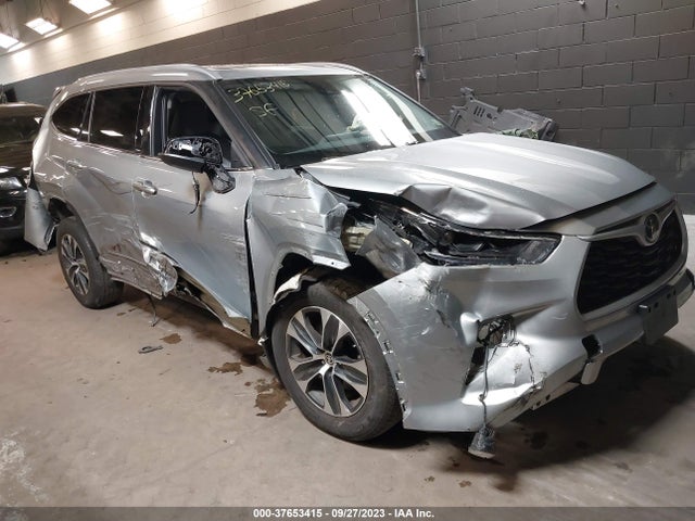 Toyota Highlander Xle 2022 5TDGZRBH2NS163992 головне зображення