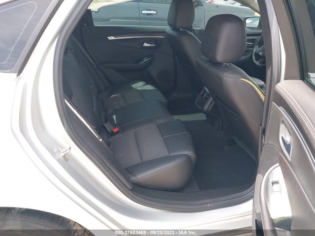 Chevrolet IMPALA LT 2018 2G1105SA6J9100465 Image 8