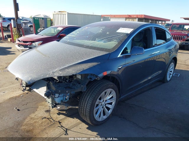 Tesla Model X 90d/75d/100d 2017 5YJXCBE29HF061260 Image 2