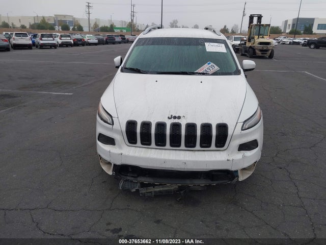 1C4PJLCB3GW329485 Jeep Cherokee Latitude