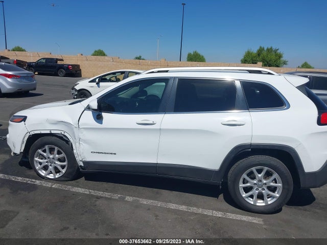 1C4PJLCB3GW329485 Jeep Cherokee Latitude