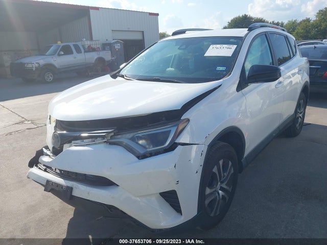 2018 TOYOTA RAV4 LE VIN: 2T3ZFREV2JW444685