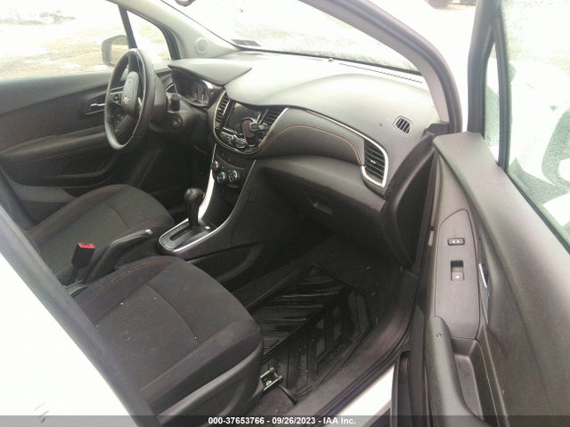 Chevrolet TRAX LS 2019 3GNCJNSB5KL322247 Image 5