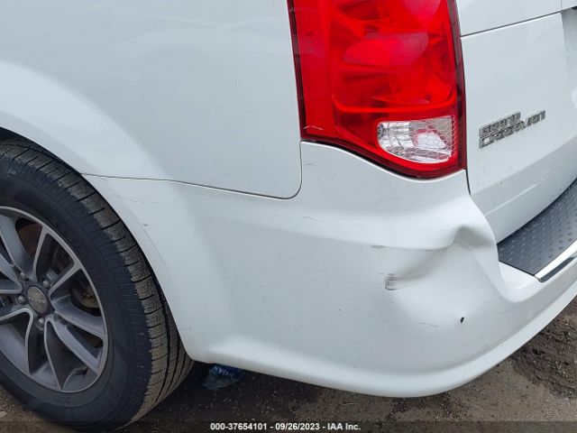 2C4RDGCG6HR790323 Dodge Grand Caravan Sxt