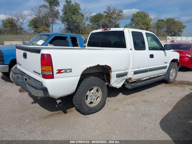 2002 CHEVROLET SILVERADO 1500 LS VIN: 2GCEK19T821215443