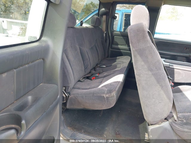 2002 CHEVROLET SILVERADO 1500 LS VIN: 2GCEK19T821215443