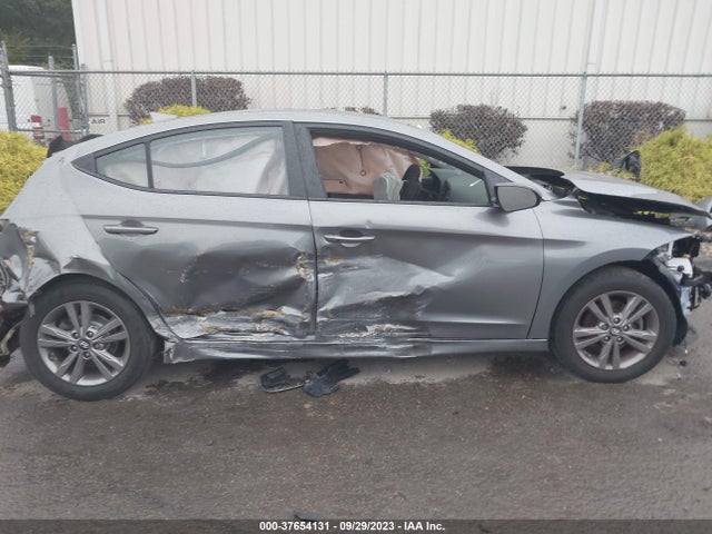 Hyundai Elantra Value Edition 2018 5NPD84LF2JH275715 Image 13