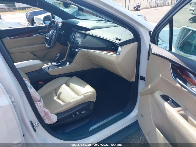 1GYKNCRS8HZ112661 Cadillac Xt5 Premium Luxury Fwd