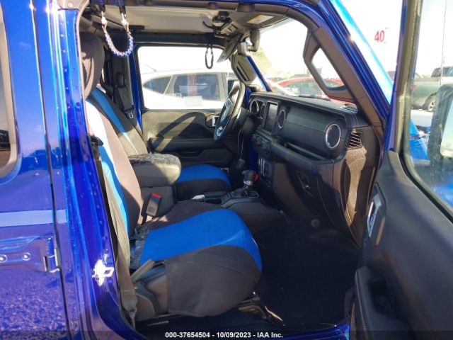 1C4HJXEG2JW213352 Jeep Wrangler Unlimited Sahara