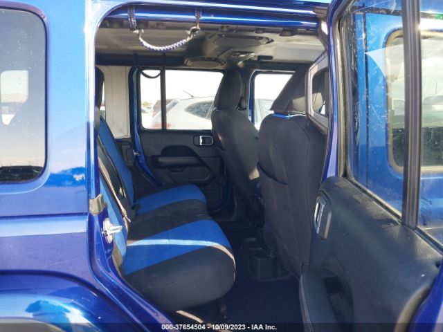 1C4HJXEG2JW213352 Jeep Wrangler Unlimited Sahara