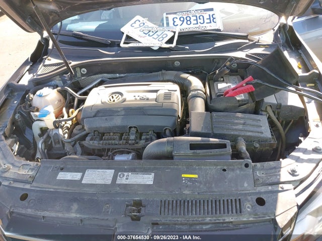 1VWAT7A34FC083143 Volkswagen Passat 1.8t Limited Edition