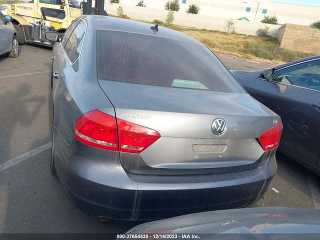 1VWAT7A34FC083143 Volkswagen Passat 1.8t Limited Edition