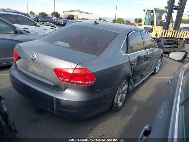 1VWAT7A34FC083143 Volkswagen Passat 1.8t Limited Edition