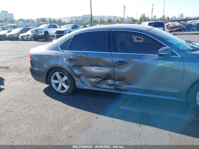1VWAT7A34FC083143 Volkswagen Passat 1.8t Limited Edition