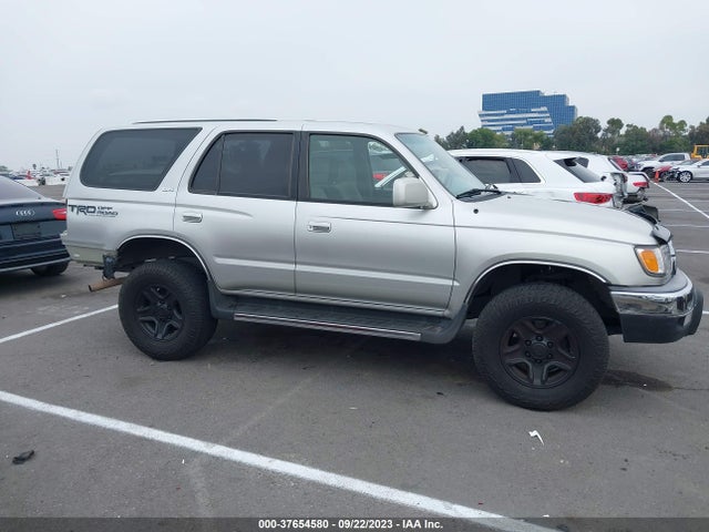 2002 TOYOTA 4RUNNER SR5 VIN: JT3GN86R520233593