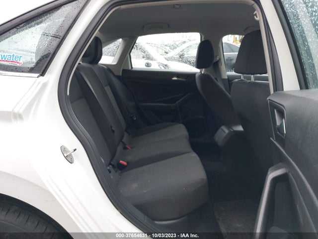 3VWN57BU7MM090635 Volkswagen Jetta S/r-line
