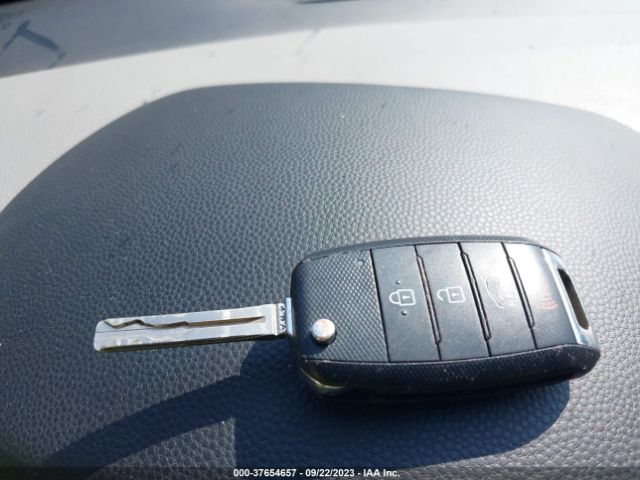 KNDJN2A20F7111939 KIA Soul Base