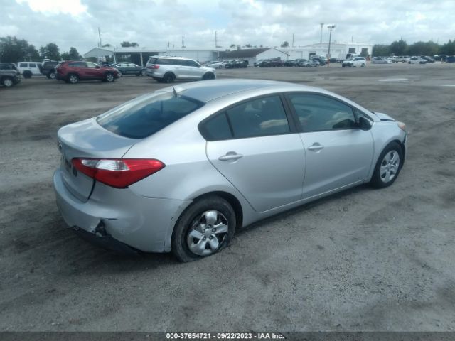 KNAFX4A60G5532715 KIA FORTE LX