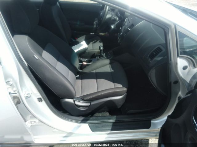 KNAFX4A60G5532715 KIA FORTE LX