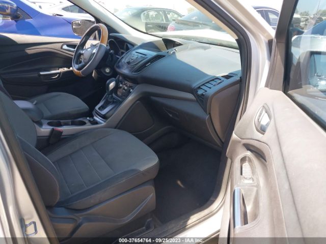 1FMCU0G97GUA31279 Ford ESCAPE SE