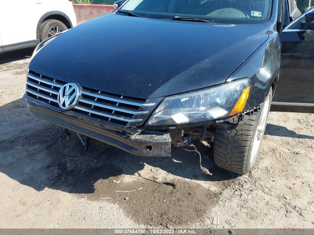 1VWBN7A39EC084625 Volkswagen Passat Tdi Se W/sunroof & Nav