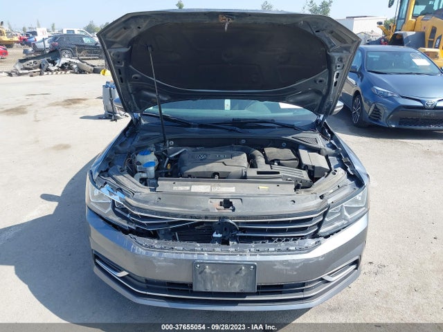 1VWAT7A35GC048354 Volkswagen Passat 1.8t S