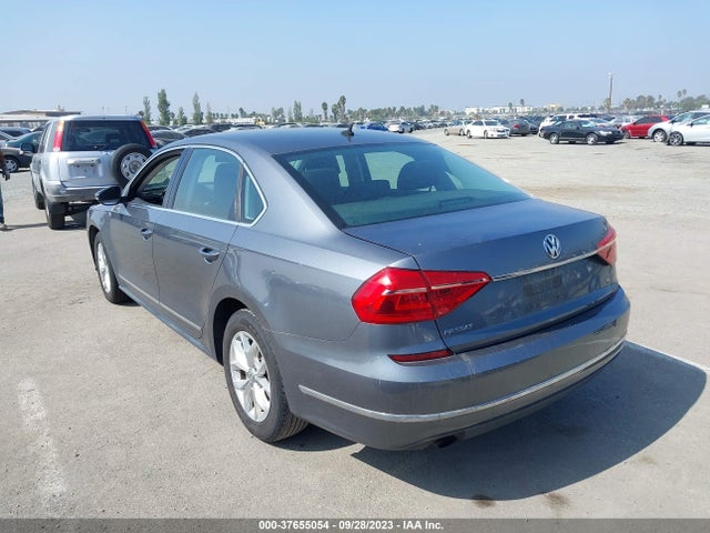 1VWAT7A35GC048354 Volkswagen Passat 1.8t S