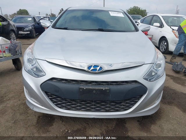 Hyundai SONATA HYBRID 2015 KMHEC4A46FA138209 Image 12