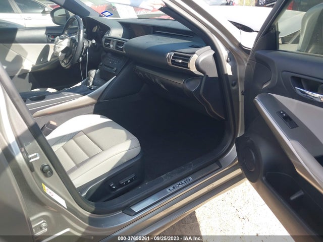 JTHBA1D28G5032858 Lexus IS 200T