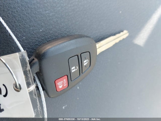 2017 TOYOTA RAV4 LE VIN: JTMZFREV9HJ709403