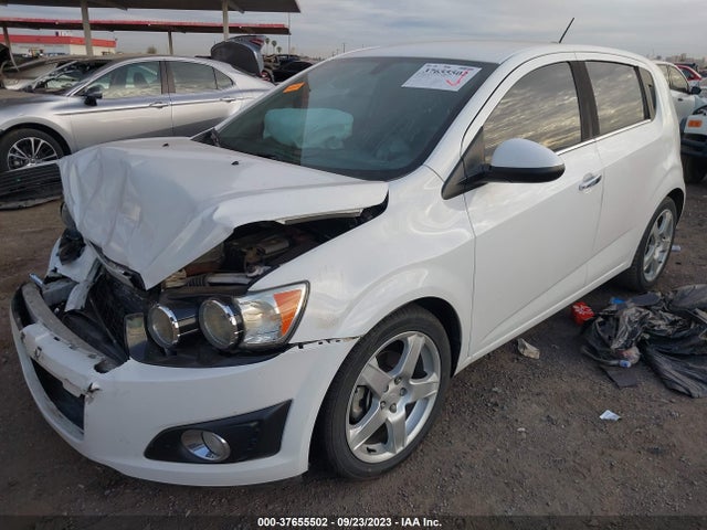 Chevrolet SONIC LTZ 2016 1G1JE6SB3G4152972 Image 2