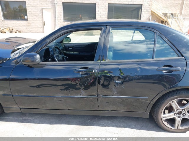 2002 LEXUS IS 300 VIN: JTHBD192020059865
