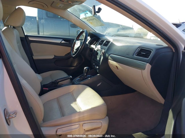 3VWD17AJ3FM313223 Volkswagen Jetta Sedan 1.8t Se W/connectivity
