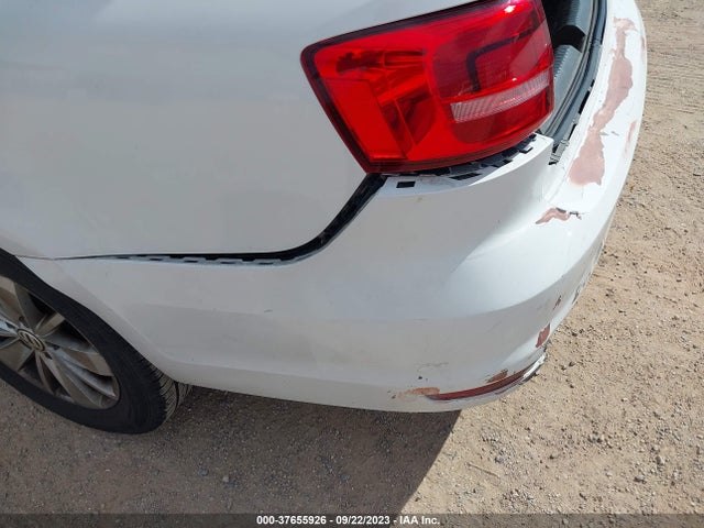 3VWD17AJ3FM313223 Volkswagen Jetta Sedan 1.8t Se W/connectivity