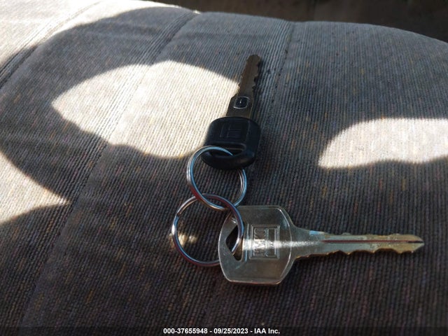 2000 BUICK CENTURY CUSTOM VIN: 2G4WS52J5Y1325844