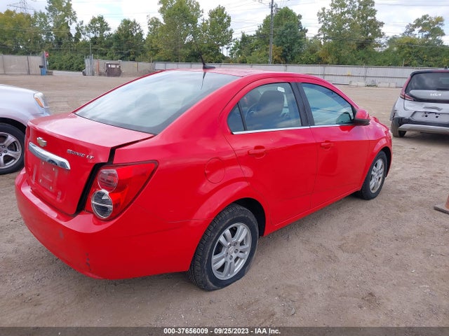 Chevrolet SONIC LT 2014 1G1JC5SH3E4225503 Image 4