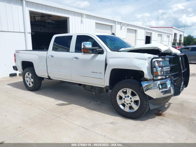 2017 1GC1KWEY9HF165330 main image