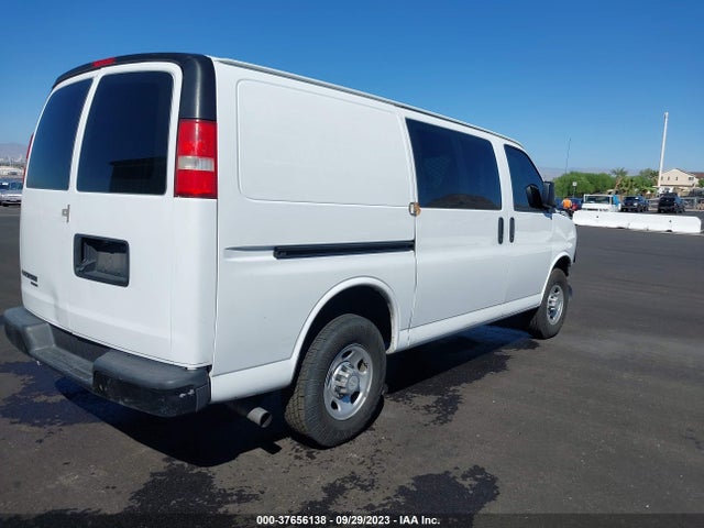 Chevrolet EXPRESS CARGO VAN 2016 1GCWGAFF1G1219397 Image 4