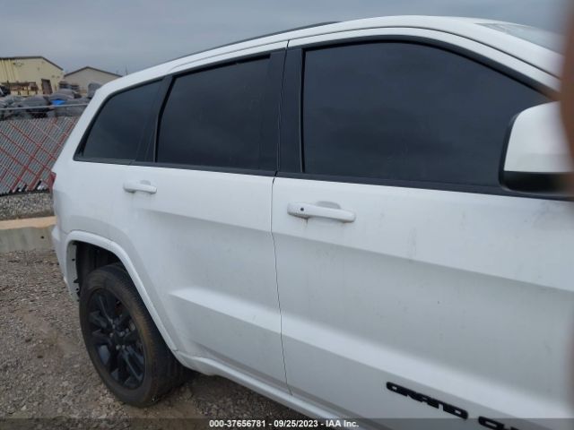 1C4RJFAG3JC376565 Jeep Grand Cherokee Altitude