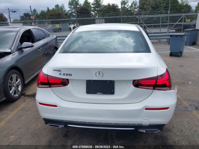 WDD3G4EB8KW003440 Mercedes-Benz A-class A 220