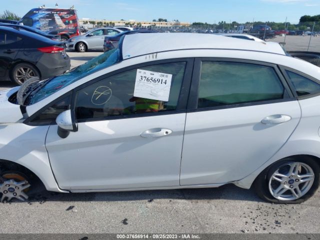 3FADP4BJ0KM107615 Ford FIESTA SE
