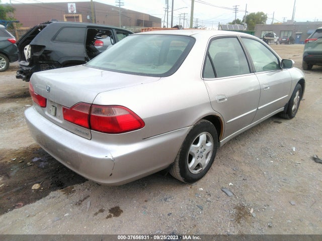 1998 HONDA ACCORD EX V6 VIN: 1HGCG165XWA041239