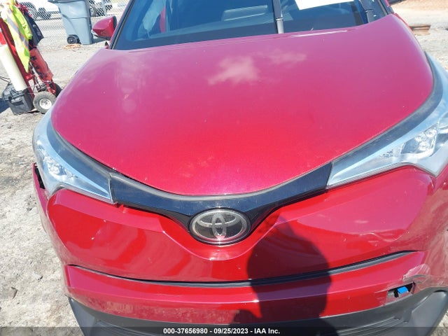 Toyota C-HR XLE 2018 NMTKHMBX6JR020303 Image 13