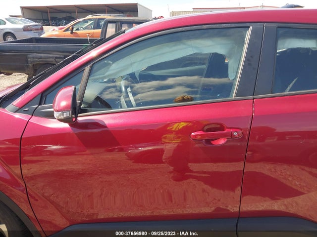 Toyota C-HR XLE 2018 NMTKHMBX6JR020303 Image 15