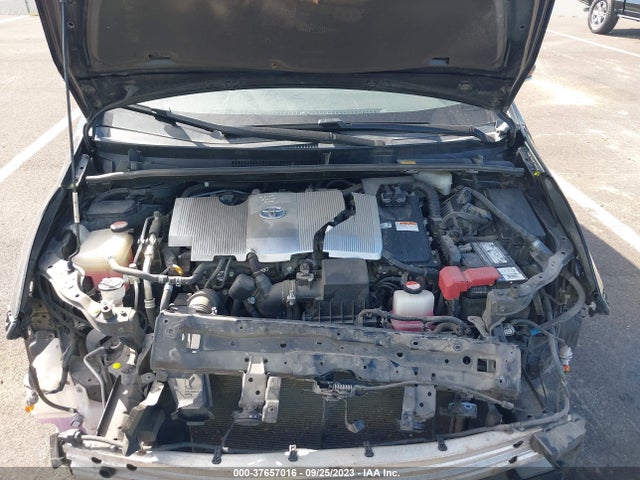 Toyota Prius Four 2016 JTDKARFU0G3513620 Image 10