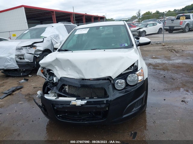 Chevrolet Sonic Ls Auto 2014 1G1JA5SH9E4235538 Image 13