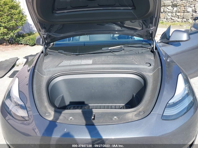 5YJYGDED3MF106127 Tesla Model Y Standard Range